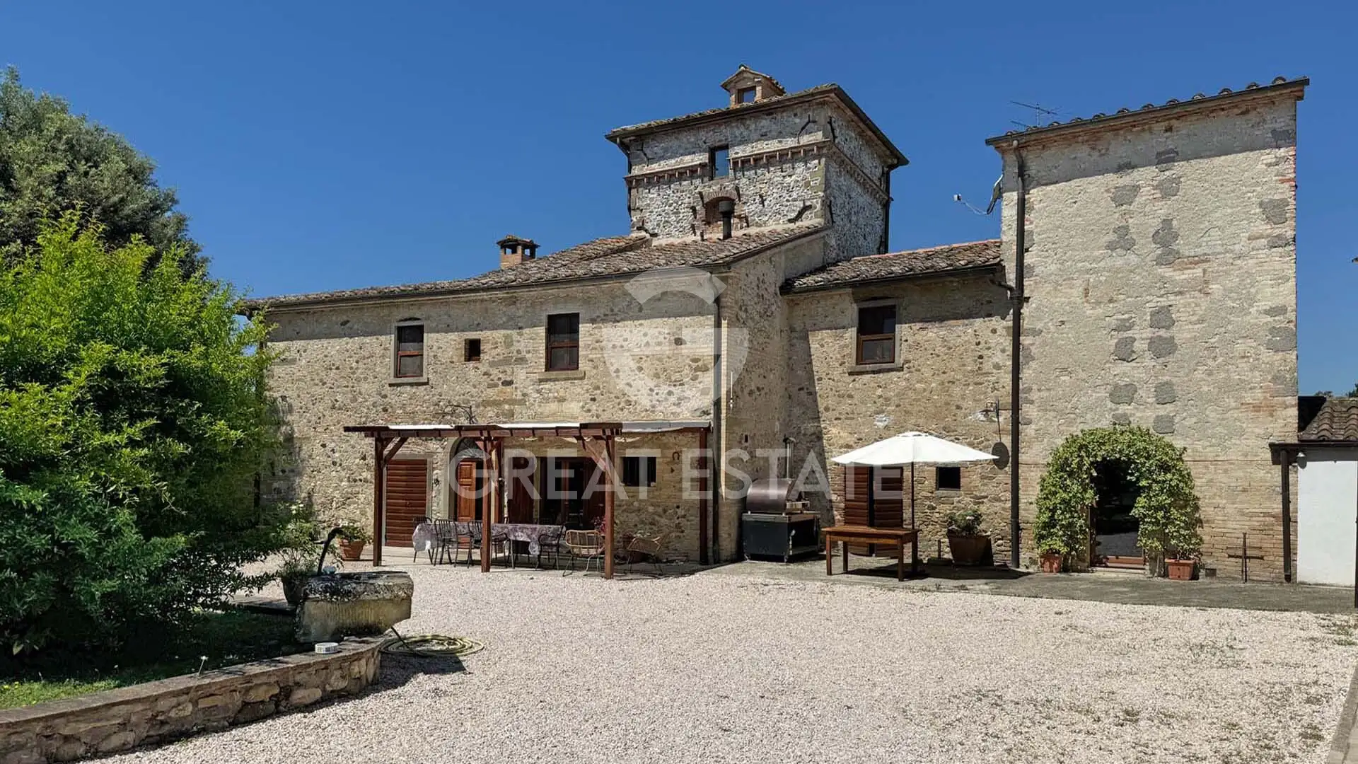 Дом 535м² в Италии, Ареццо. Стоимостью 1350000€ аренда фото-14