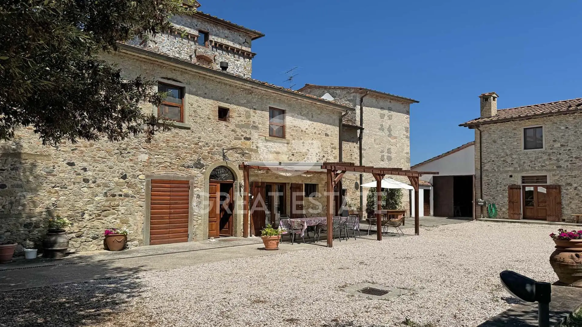 Дом 535м² в Италии, Ареццо. Стоимостью 1350000€ аренда фото-11
