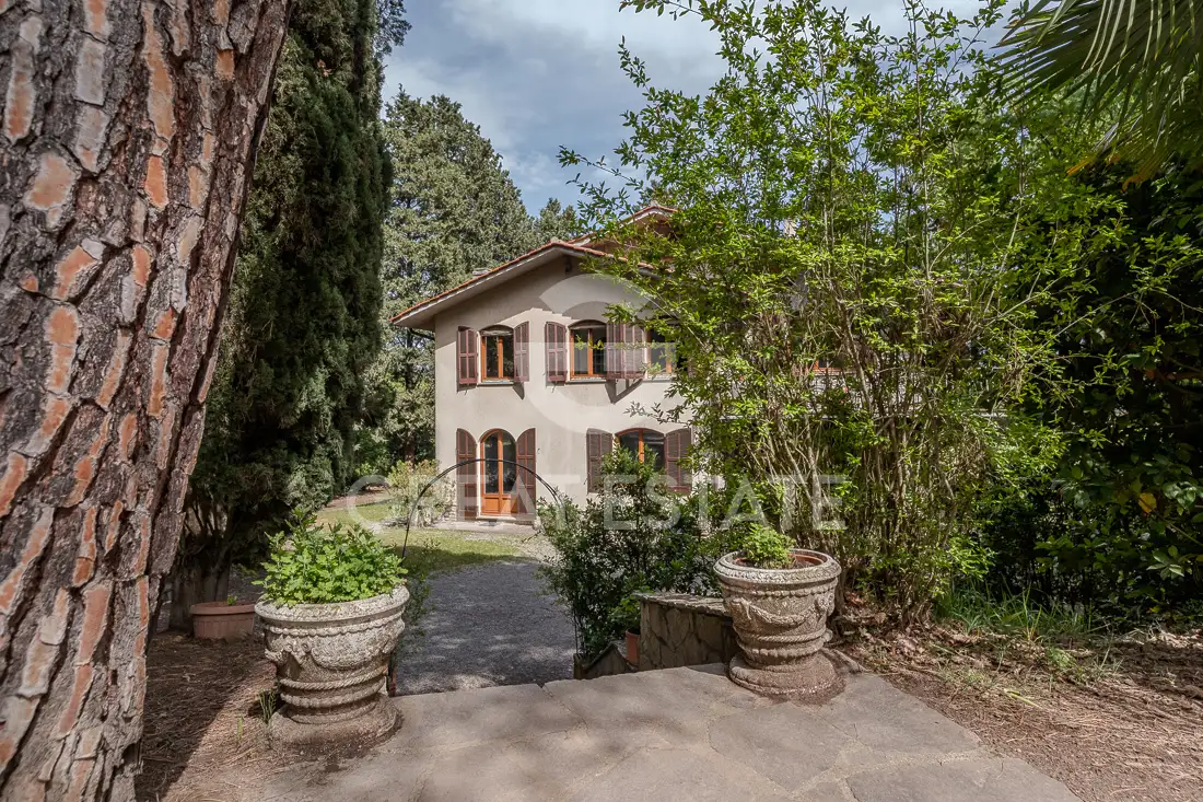 Дом 654м² в Италии, Сиена. Стоимостью 650000€ аренда фото-2