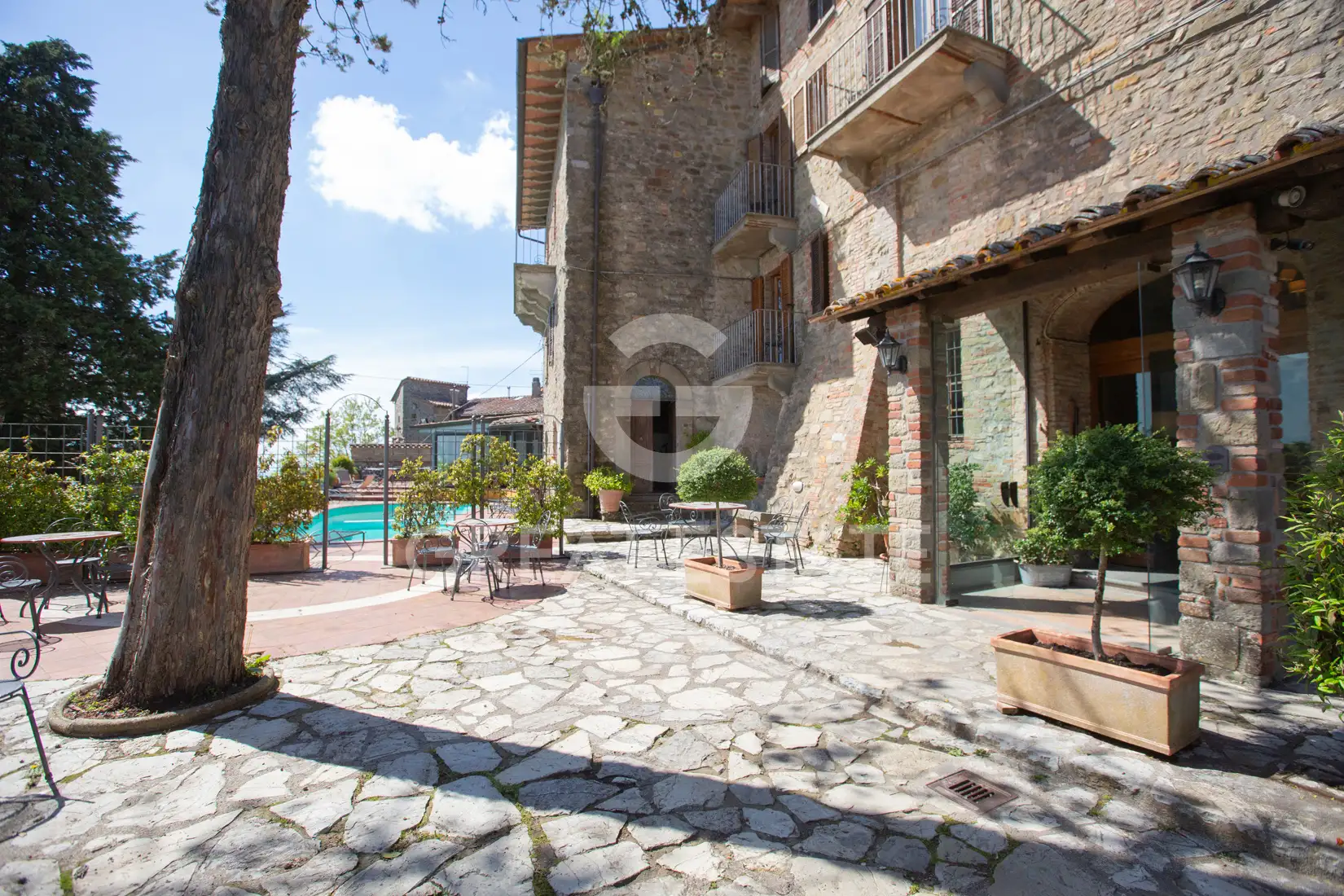 Дом 1500м² в Италии, Перуджа. Стоимостью 1700000€ аренда фото-12
