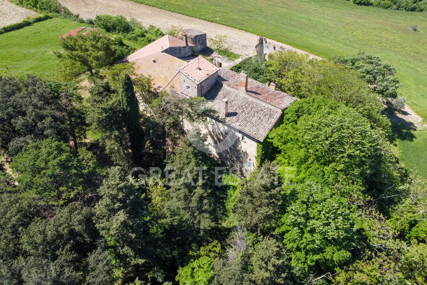 Вилла 1173м² в Италии, Перуджа. Стоимостью 790000€ аренда фото-1
