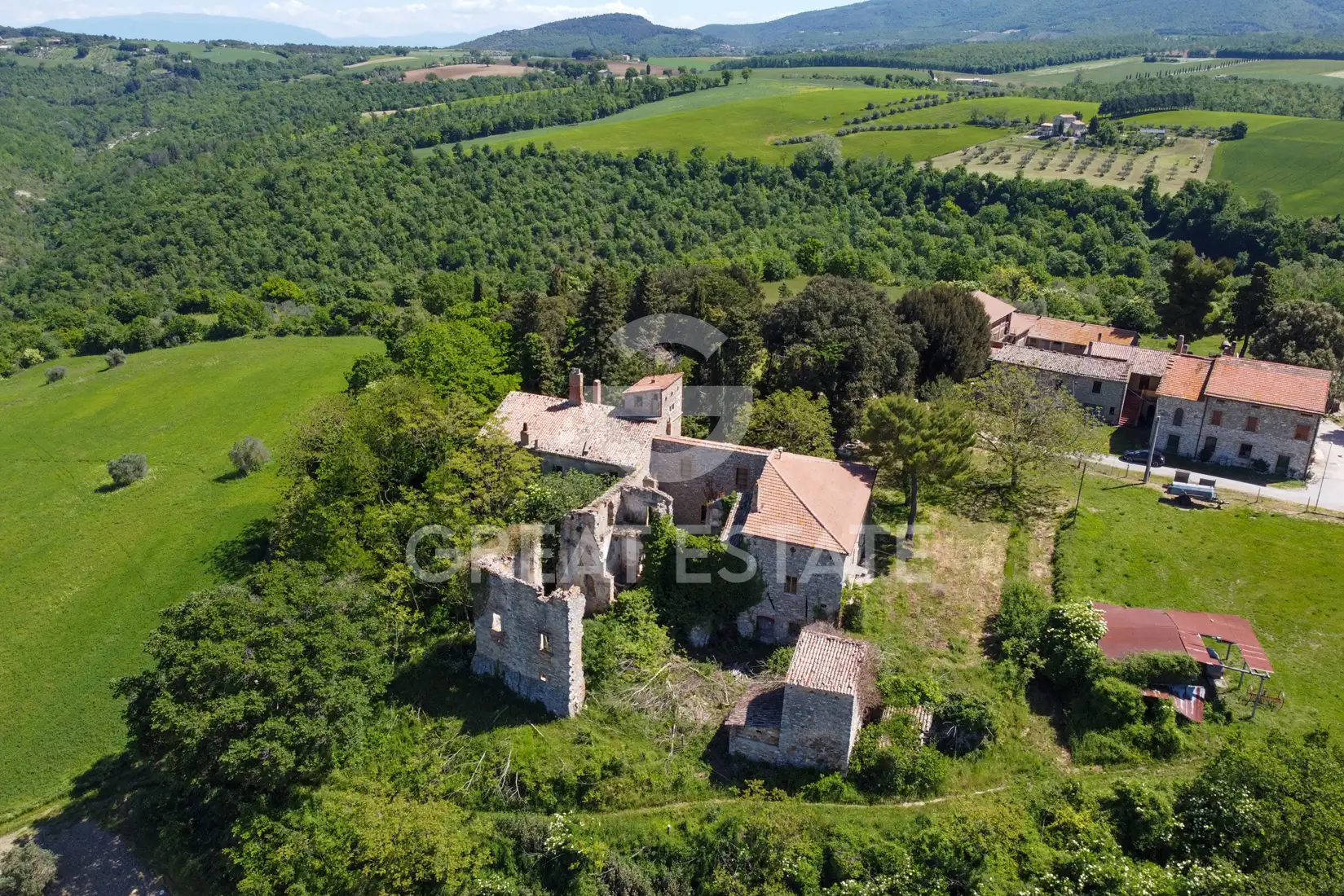 Вилла 1173м² в Италии, Перуджа. Стоимостью 790000€ аренда фото-2