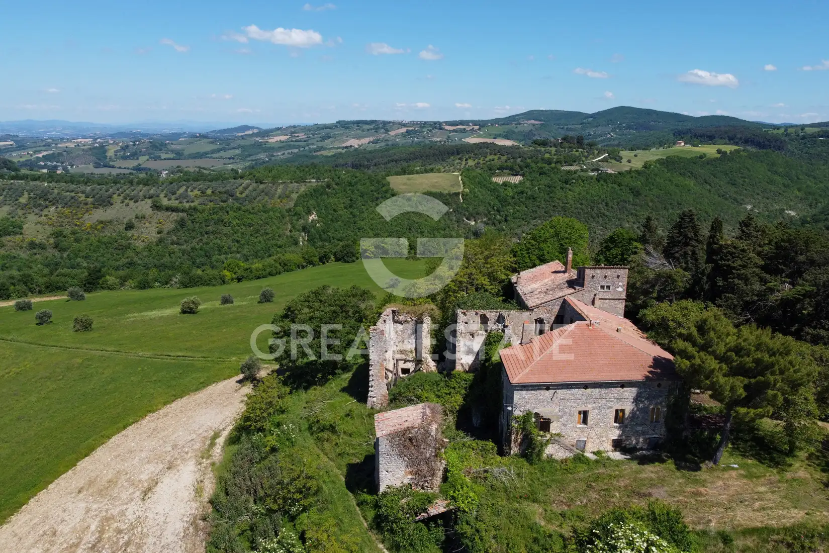 Вилла 1173м² в Италии, Перуджа. Стоимостью 790000€ аренда фото-4