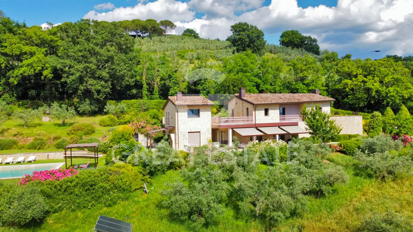 Дом 440м² в Италии, Перуджа. Стоимостью 1980000€ аренда фото-2