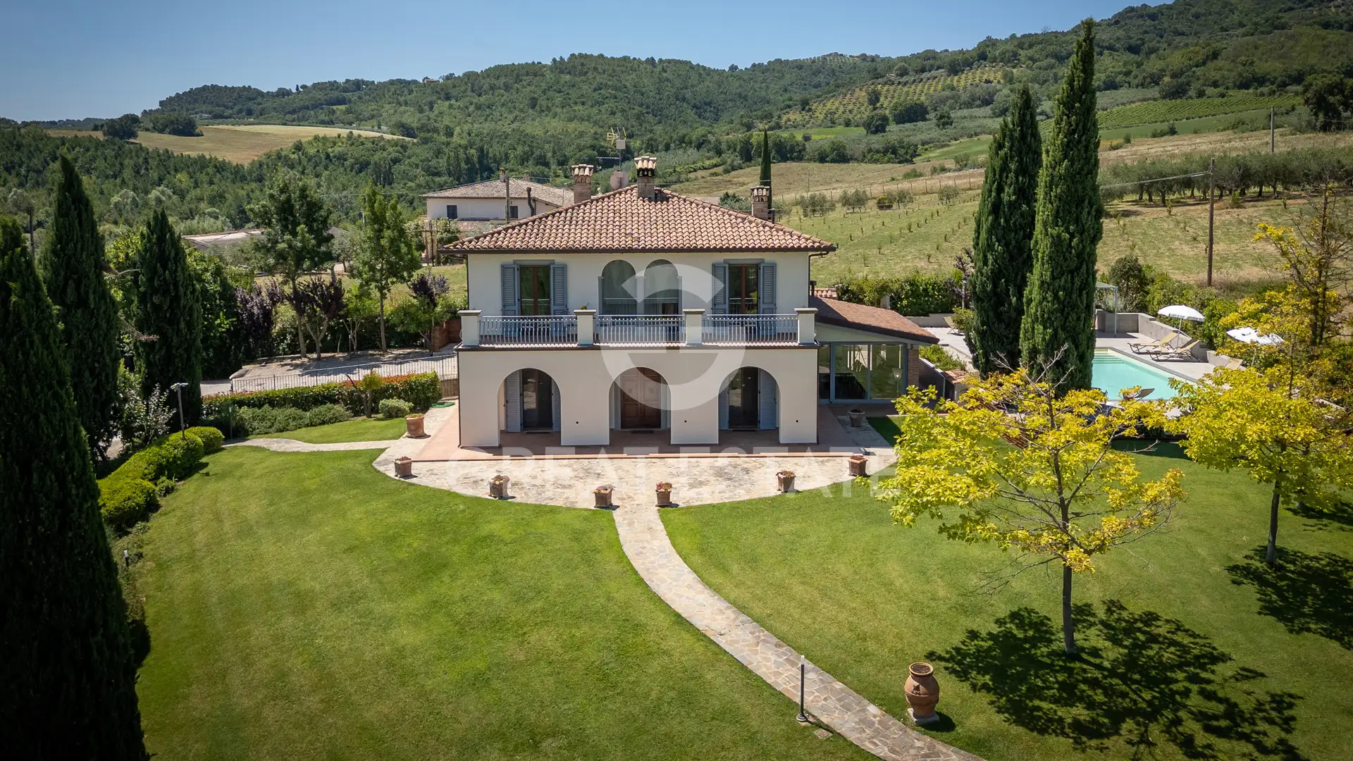 Дом 425м² в Италии, Перуджа. Стоимостью 1180000€ аренда фото-2