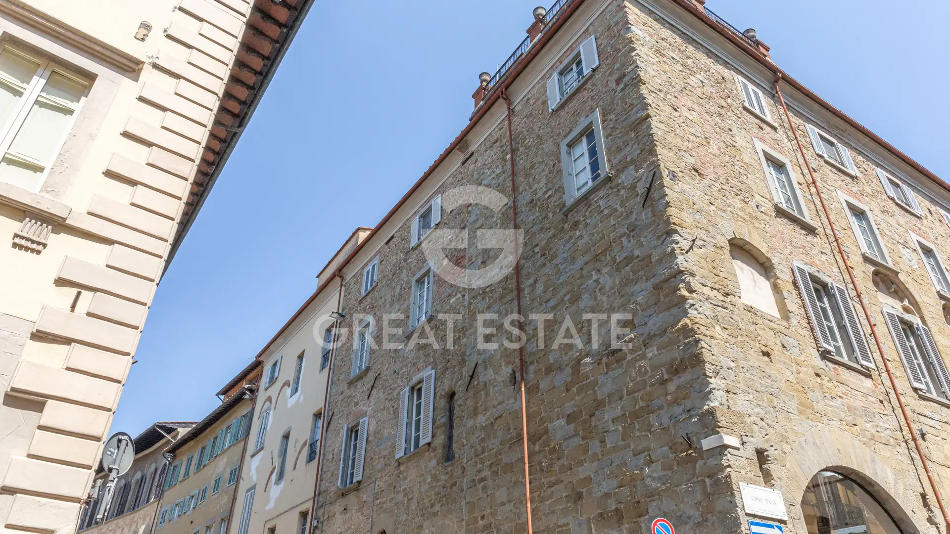 Квартира 218м² в Италии, Ареццо. Стоимостью 1070000€ аренда фото-5