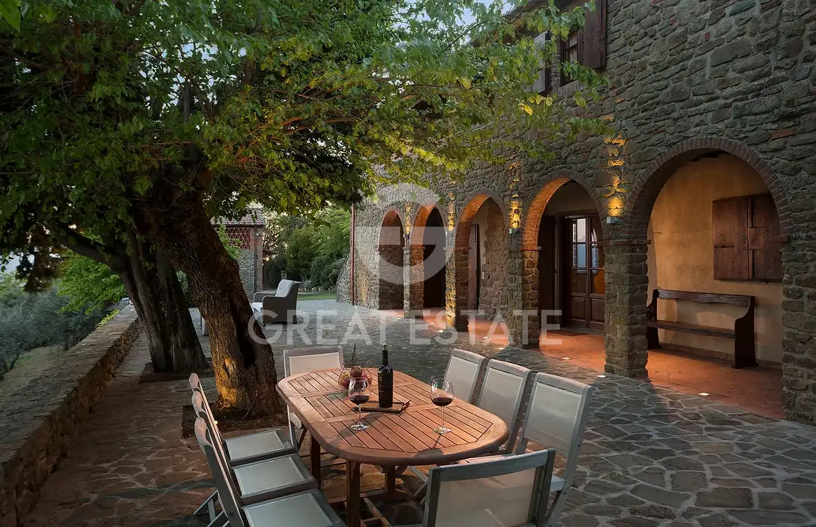 Дом 438м² в Италии, Ареццо. Стоимостью 2500000€ аренда фото-3