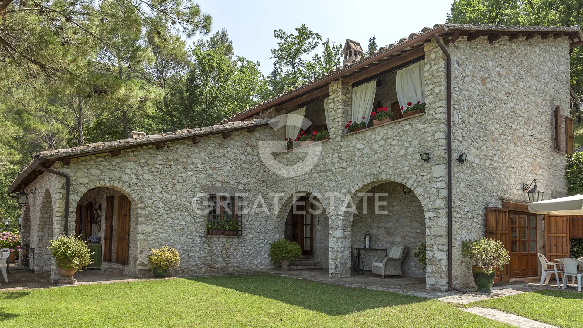 Вилла 370м² в Италии, Перуджа. Стоимостью 495000€ аренда фото-1