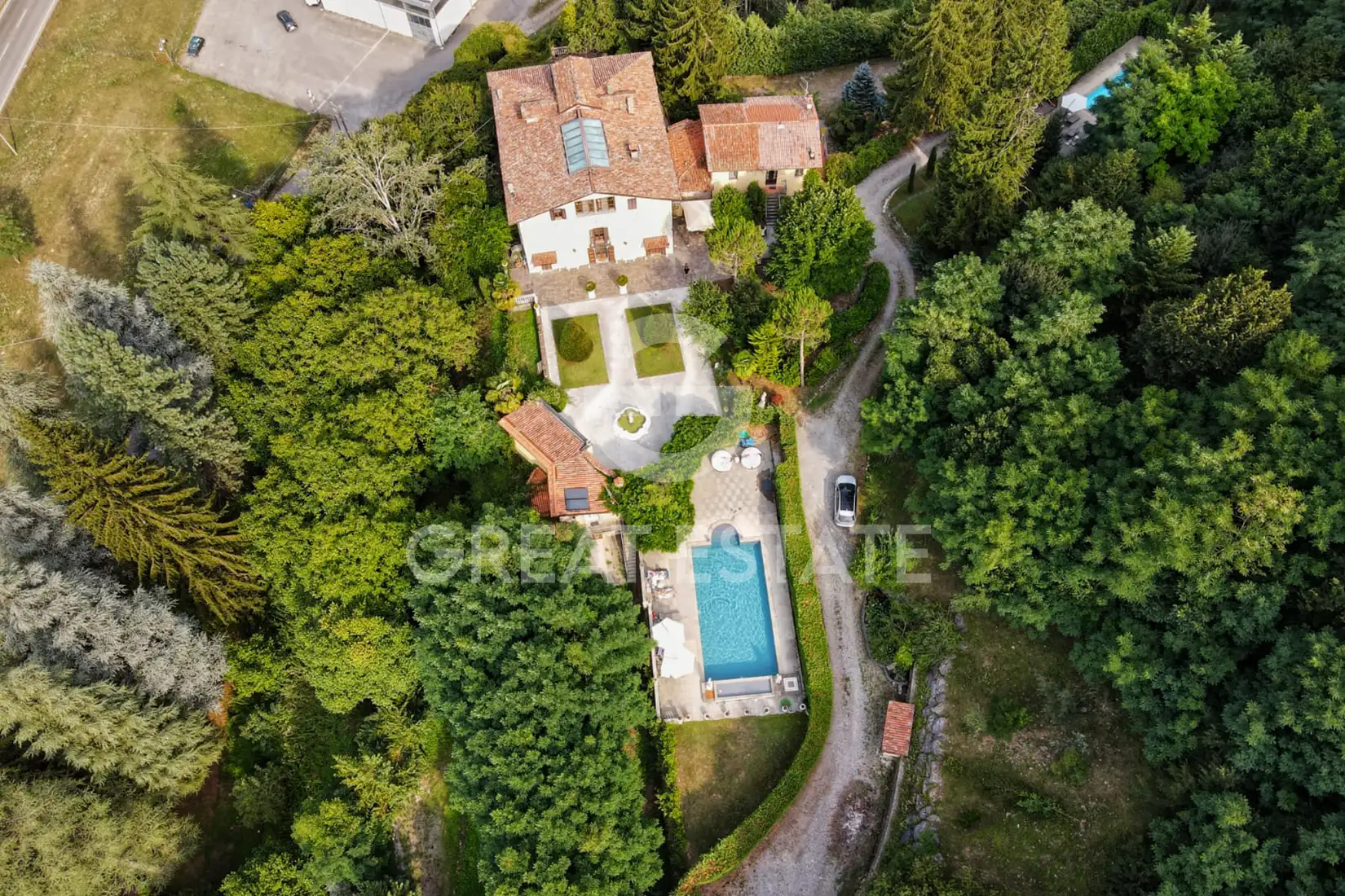 Вилла 1045м² в Италии, Лукка. Стоимостью 3300000€ аренда фото-1