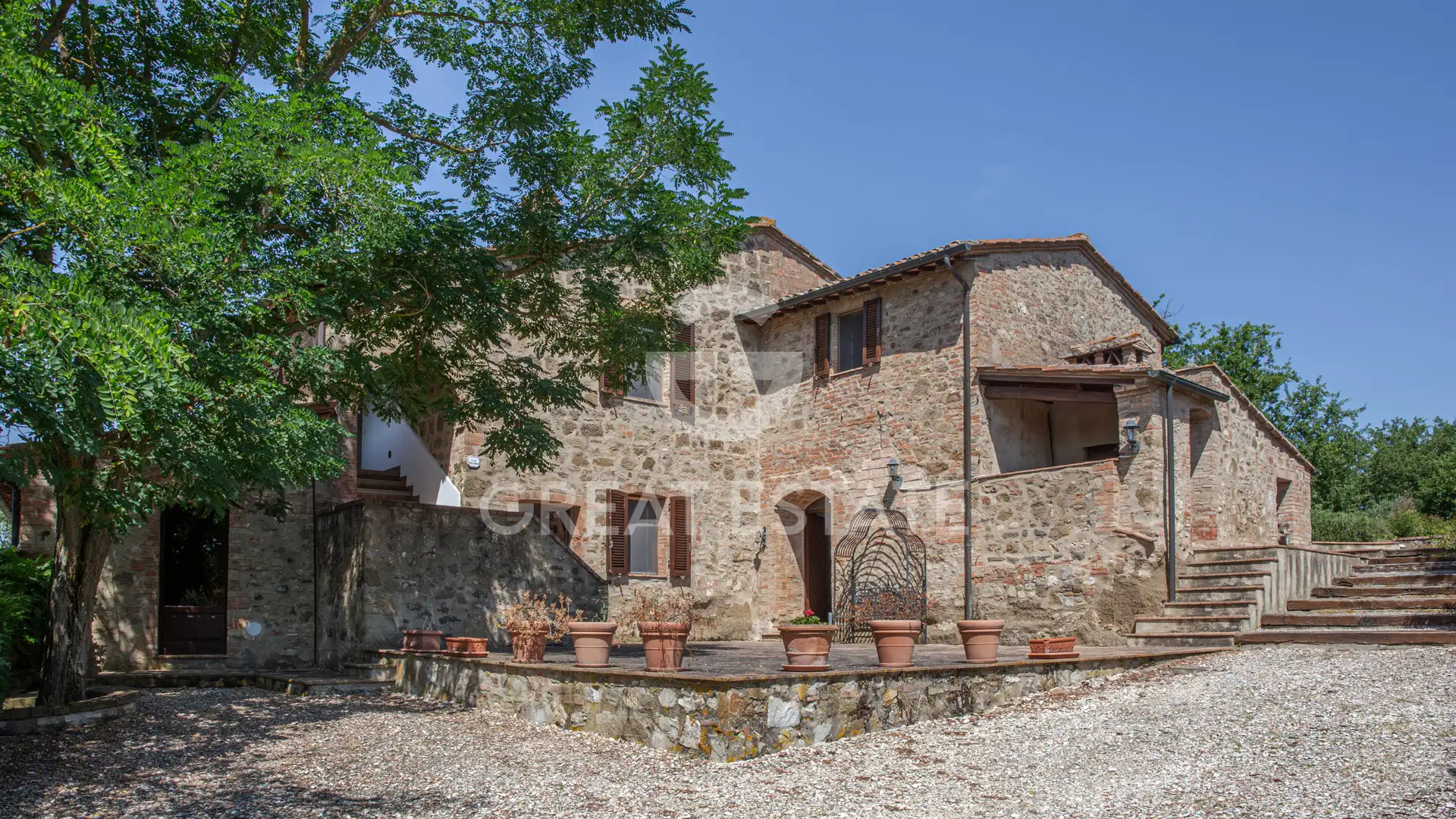 Дом 1227м² в Италии, Сиена. Стоимостью 1950000€ аренда фото-4