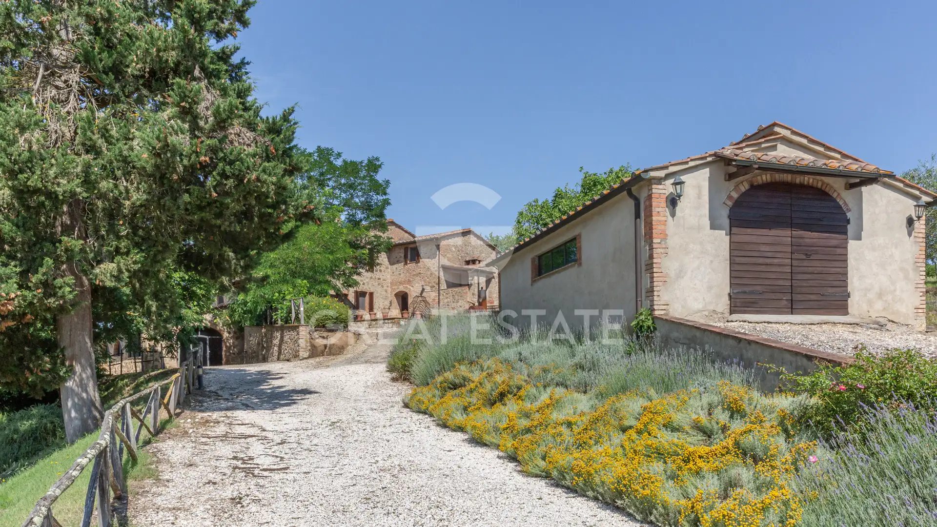 Дом 1227м² в Италии, Сиена. Стоимостью 1950000€ аренда фото-6