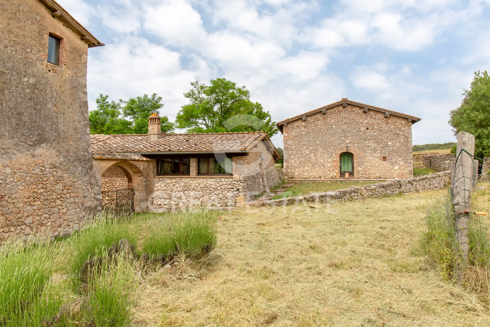 Дом 1080м² в Италии, Сиена. Стоимостью 980000€ аренда фото-14