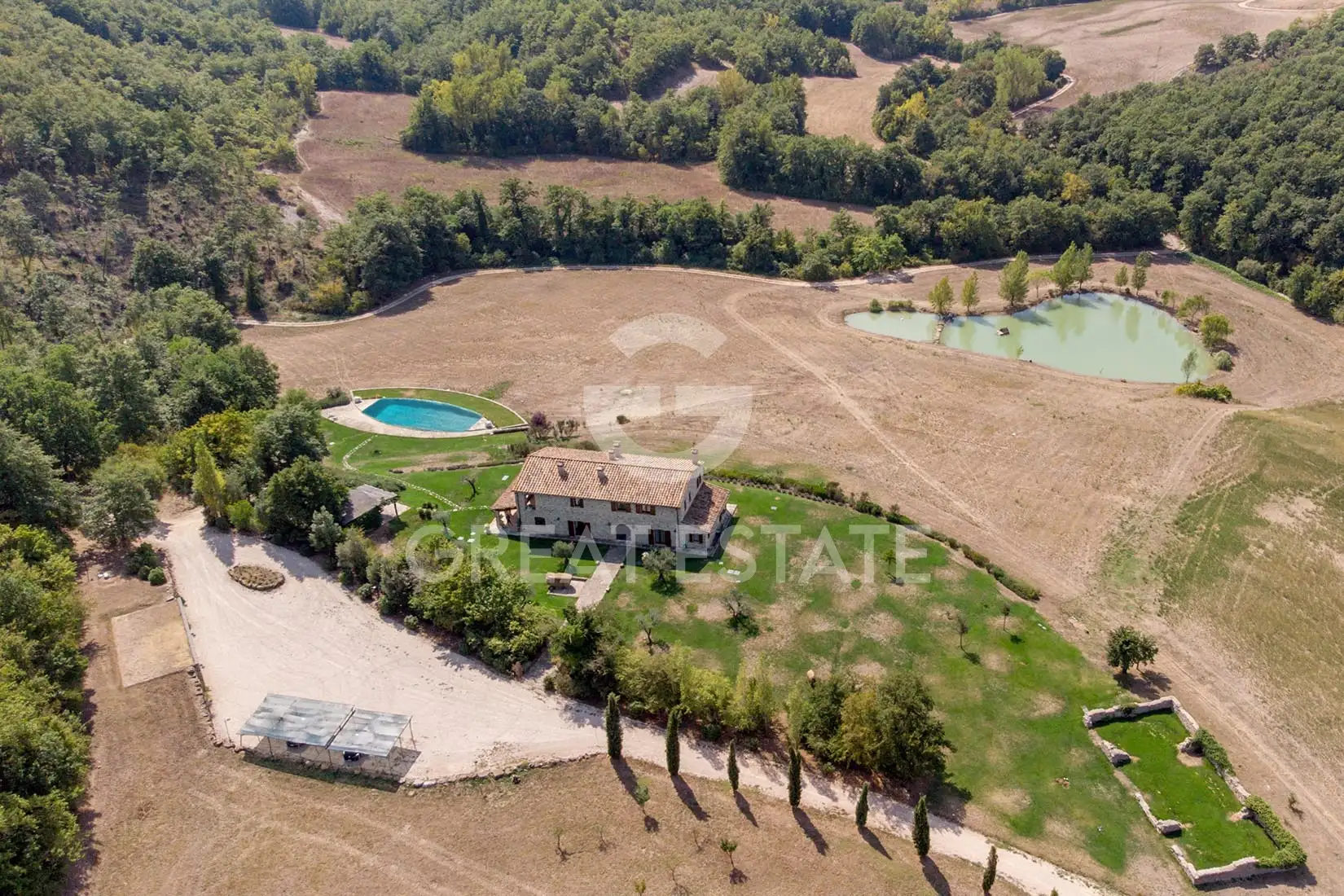 Дом 1032м² в Италии, Терни. Стоимостью 2500000€ аренда фото-1