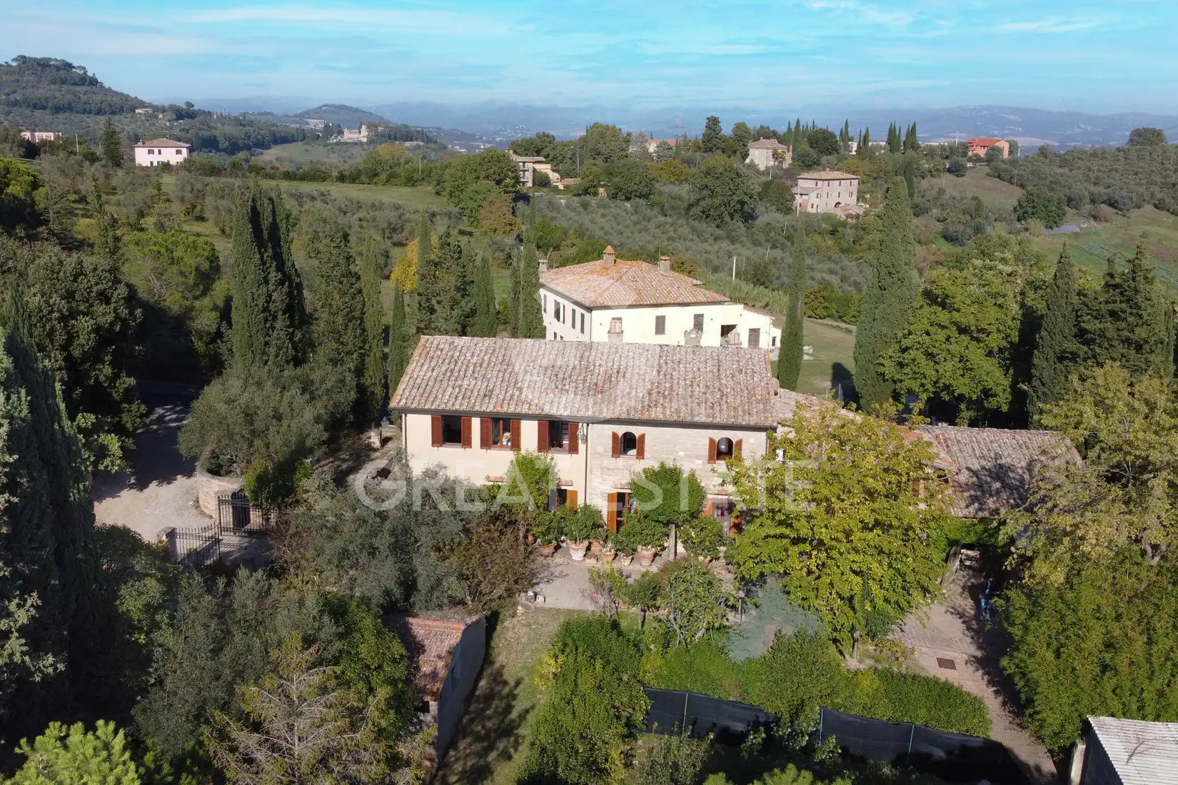 Дом 654м² в Италии, Перуджа. Стоимостью 995000€ аренда фото-2