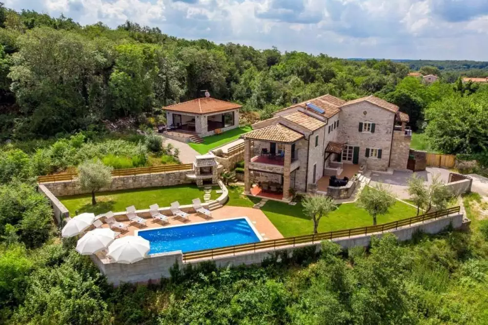 Вилла 300м² в Италии, Мутиньяно. Стоимостью 699000€ аренда фото-1