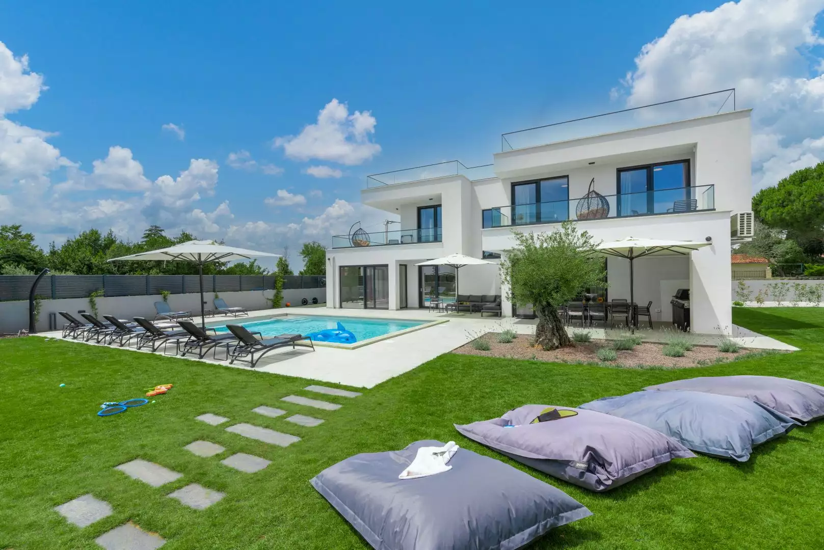Вилла 350м² в Хорватии, Баньоле. Стоимостью 2200000€ аренда фото-1