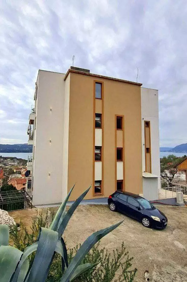 Квартира 77м² в Черногории, Тиват. Стоимостью 270000€ аренда фото-2