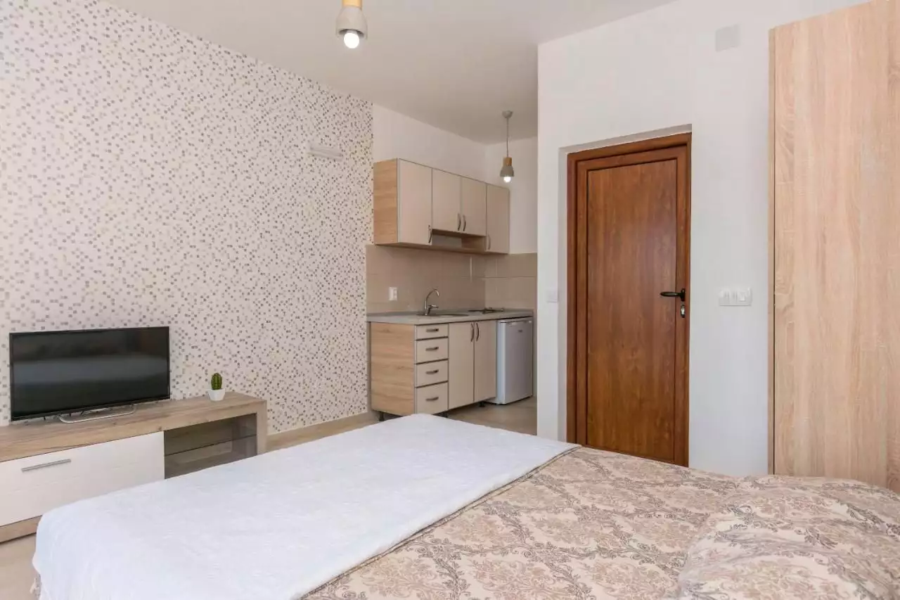 Отель, гостиница 575м² в Черногории, Чань. Стоимостью 800000€ аренда фото-16