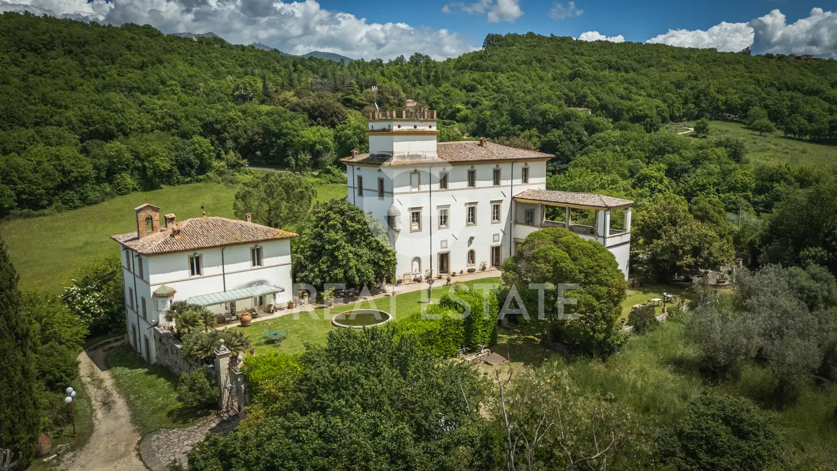 Вилла 1258м² в Италии, Риети. Стоимостью 1750000€ аренда фото-1