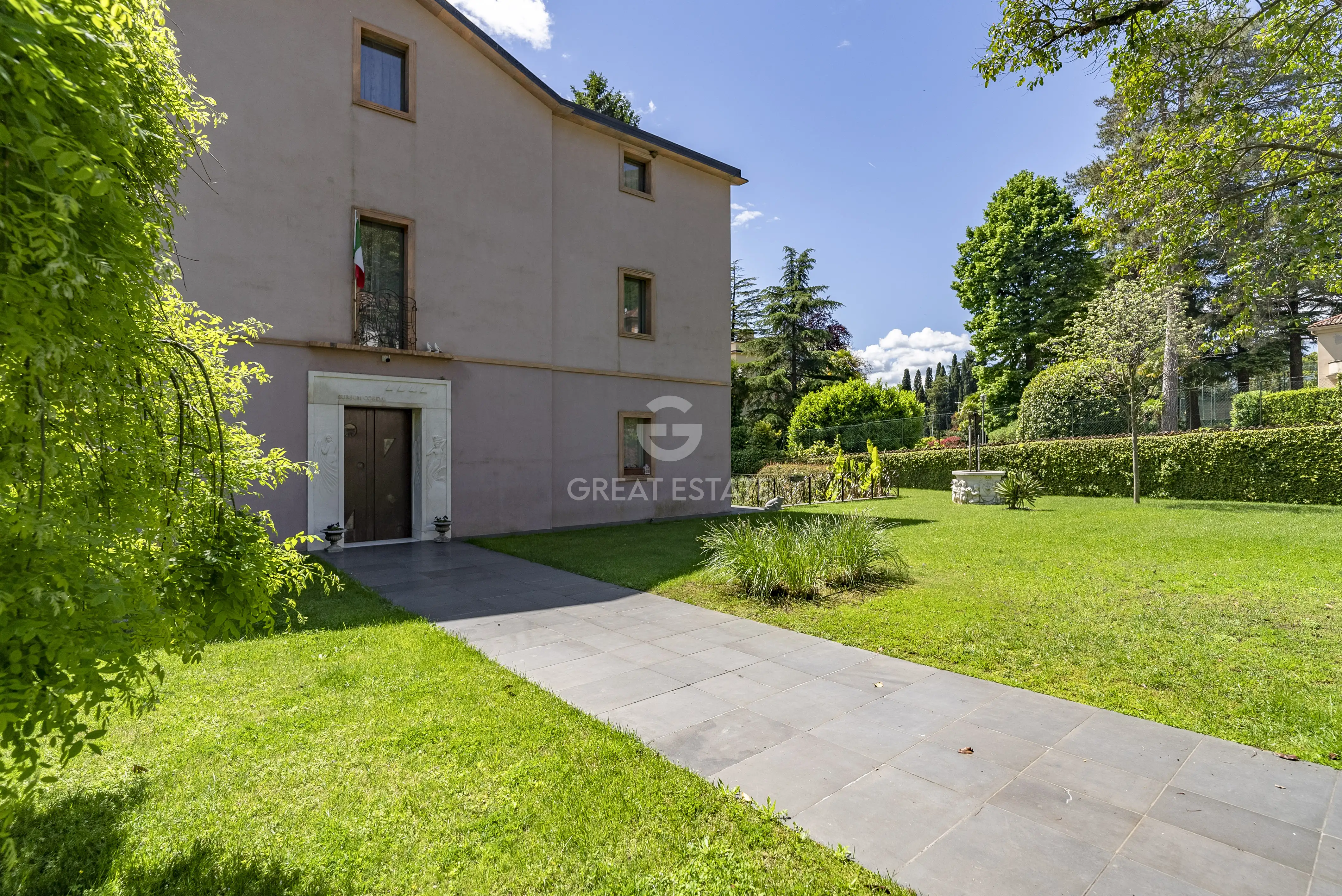 Вилла 1003м² в Италии, Комо. Стоимостью 4350000€ аренда фото-11