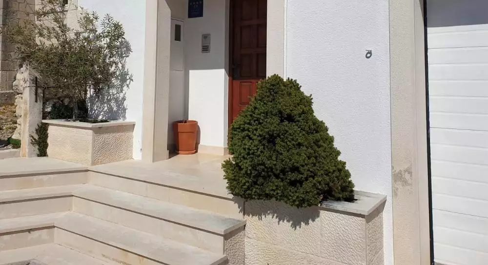 Отель, гостиница 200м² в Хорватии, Подстрана. Стоимостью 535000€ аренда фото-4