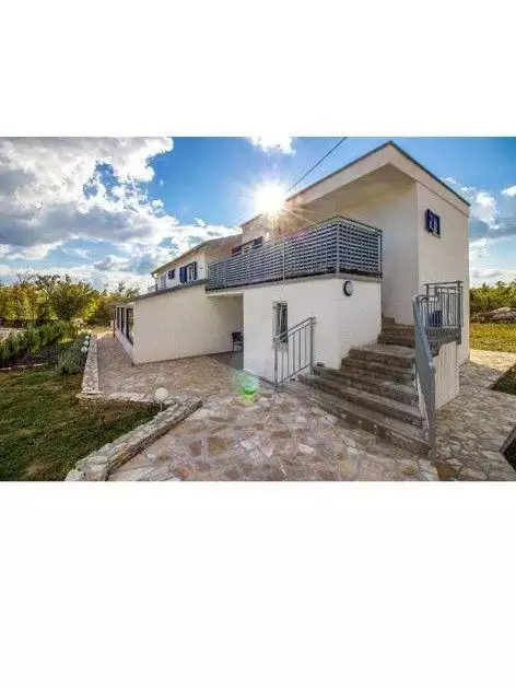 Отель, гостиница 270м² в Хорватии, Лабин. Стоимостью 530000€ аренда фото-16