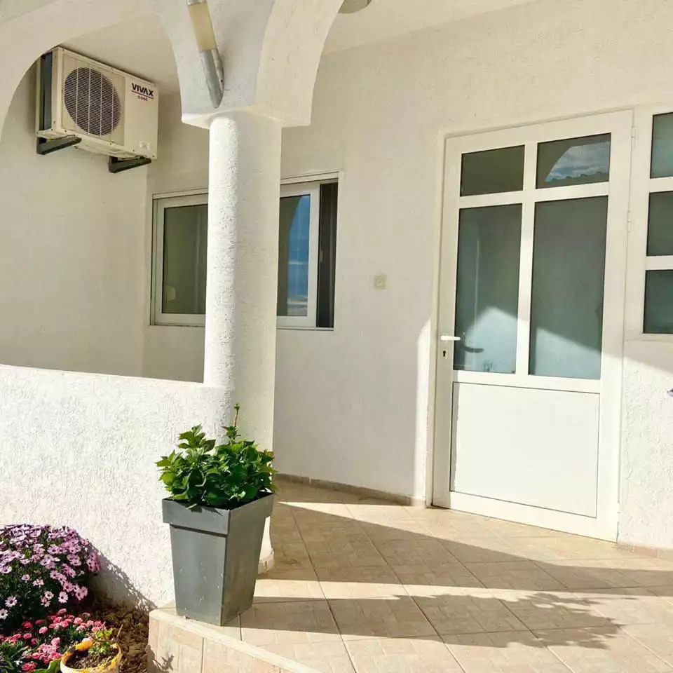 Квартира 44м² в Черногории, Добра Вода. Стоимостью 74000€ аренда фото-6