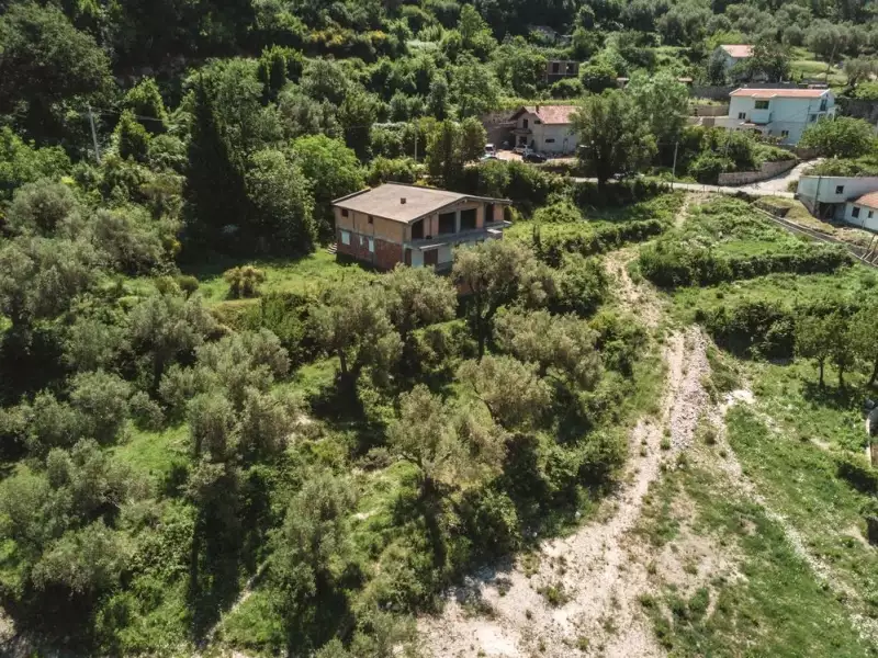 Земельный участок 1м² в Италии, Барга. Стоимостью 570000€ аренда фото-18