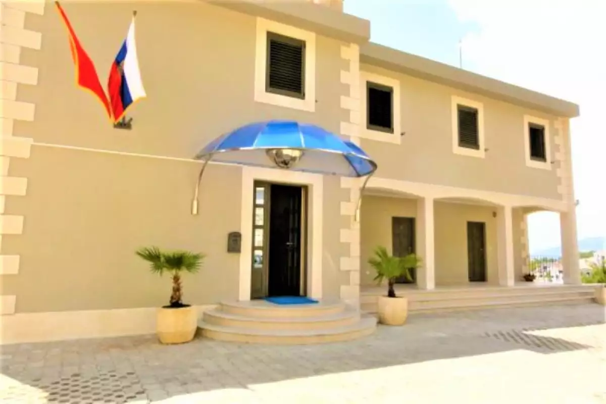 Отель, гостиница 3200м² в Черногории, Близикуче. Стоимостью 2000000€ аренда фото-6