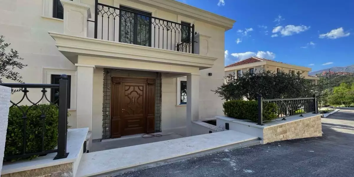 Дом 400м² в Черногории, Близикуче. Стоимостью 2000000€ аренда фото-2