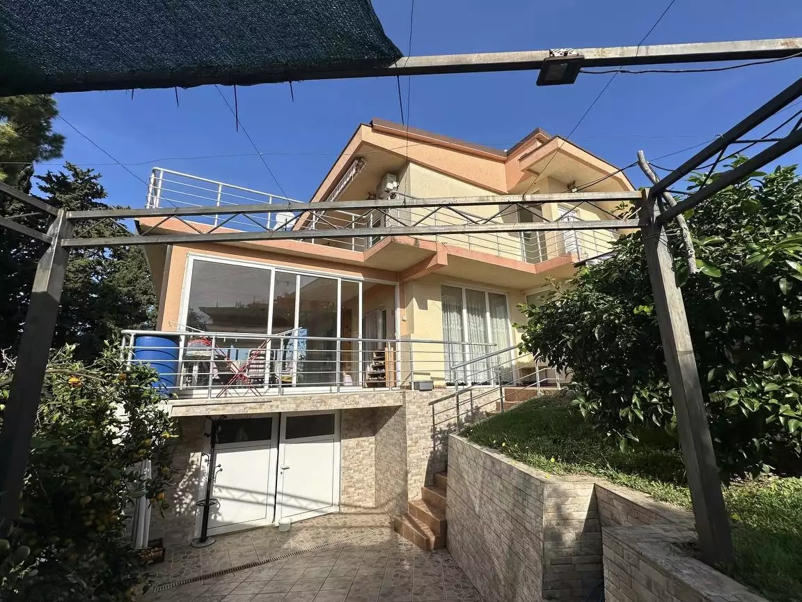 Дом 216м² в Черногории, Добра Вода. Стоимостью 260000€ аренда фото-1