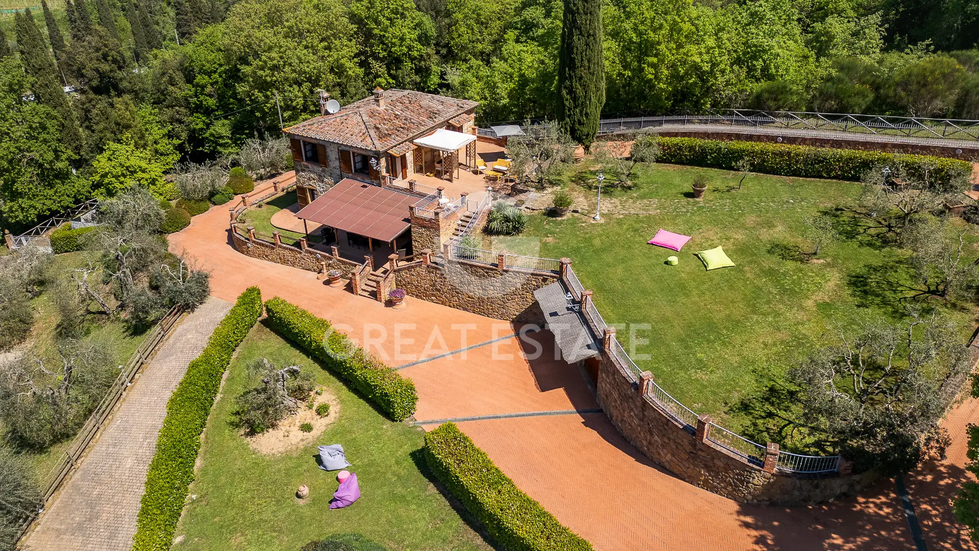 Дом 243м² в Италии, Сиена. Стоимостью 1450000€ аренда фото-2