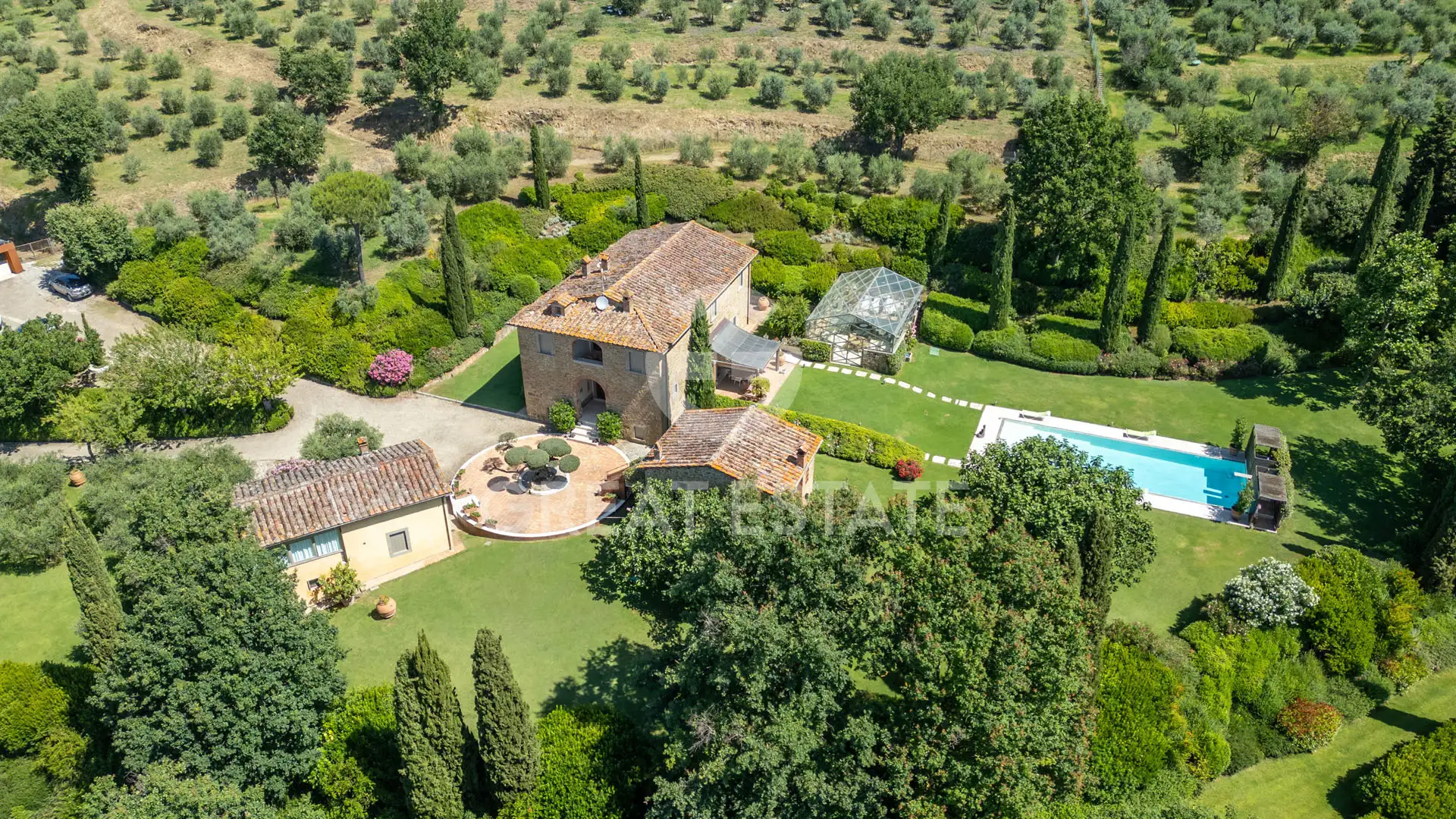 Дом 1038м² в Италии, Ареццо. Стоимостью 4500000€ аренда фото-2