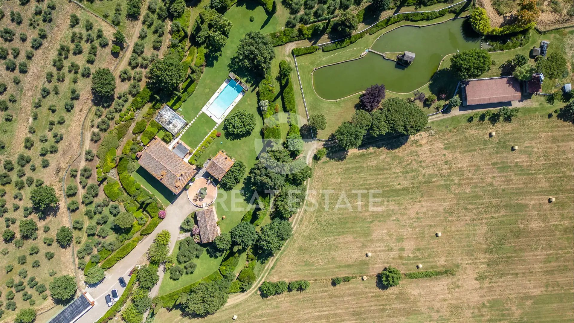 Дом 1038м² в Италии, Ареццо. Стоимостью 4500000€ аренда фото-3