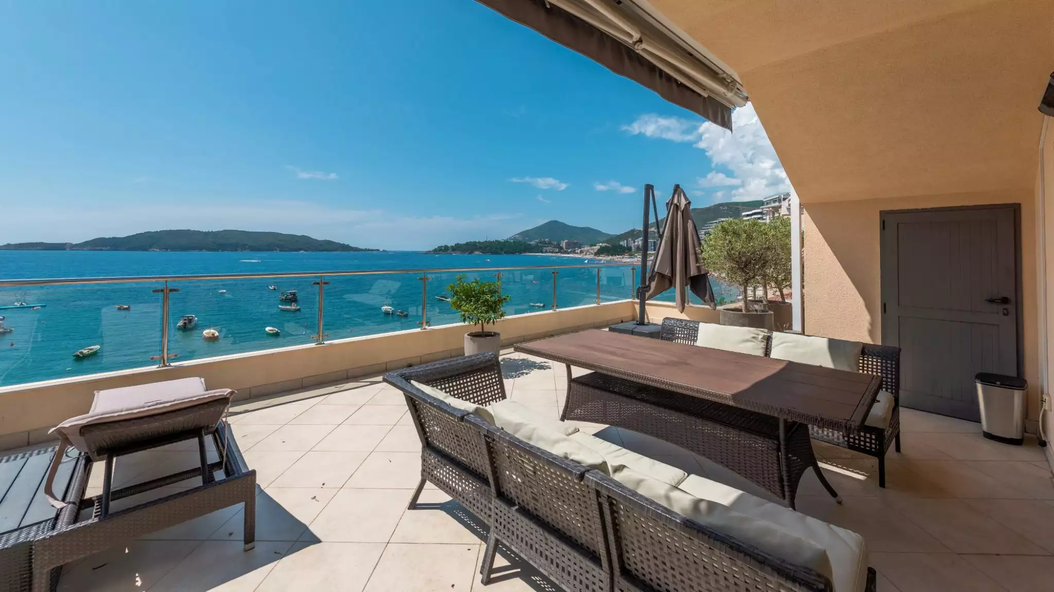 Квартира 230м² в Черногории, Рафаиловичи. Стоимостью 475000€ аренда фото-2