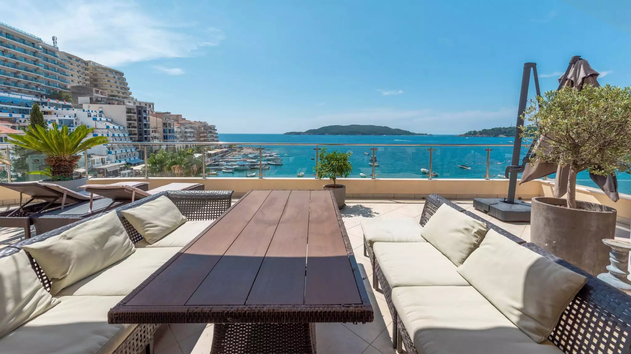 Квартира 230м² в Черногории, Рафаиловичи. Стоимостью 475000€ аренда фото-3