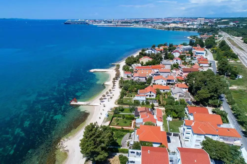 Отель, гостиница 400м² в Хорватии, Бибинье. Стоимостью 2500000€ аренда фото-3