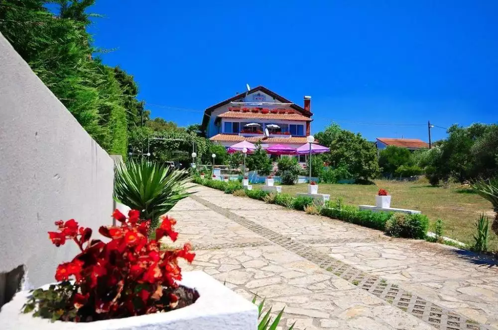 Отель, гостиница 889м² в Хорватии, Сукошан. Стоимостью 1080000€ аренда фото-2