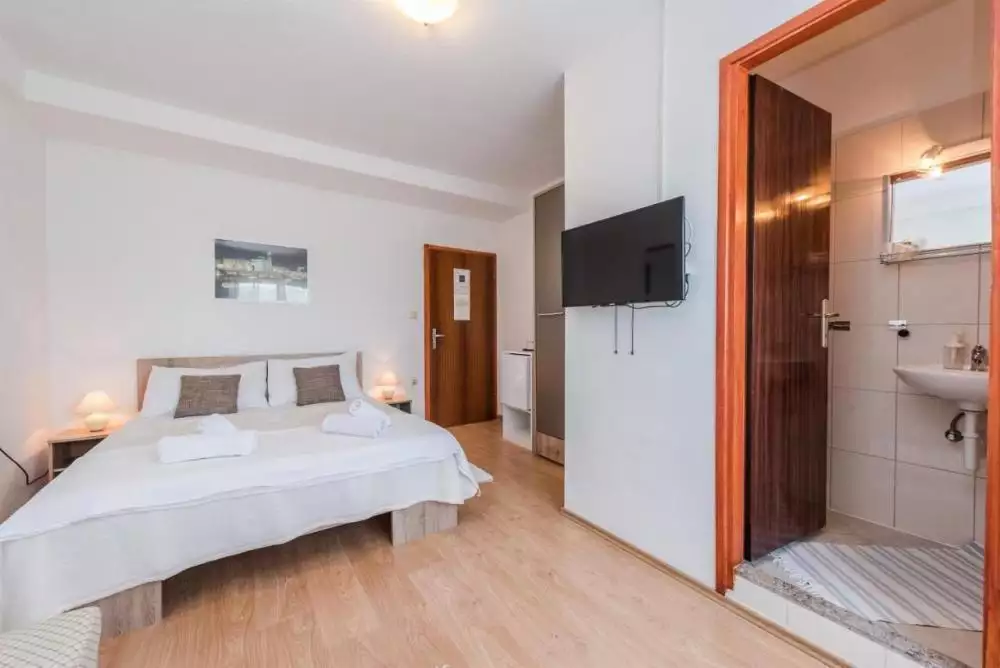 Отель, гостиница 889м² в Хорватии, Сукошан. Стоимостью 1080000€ аренда фото-9