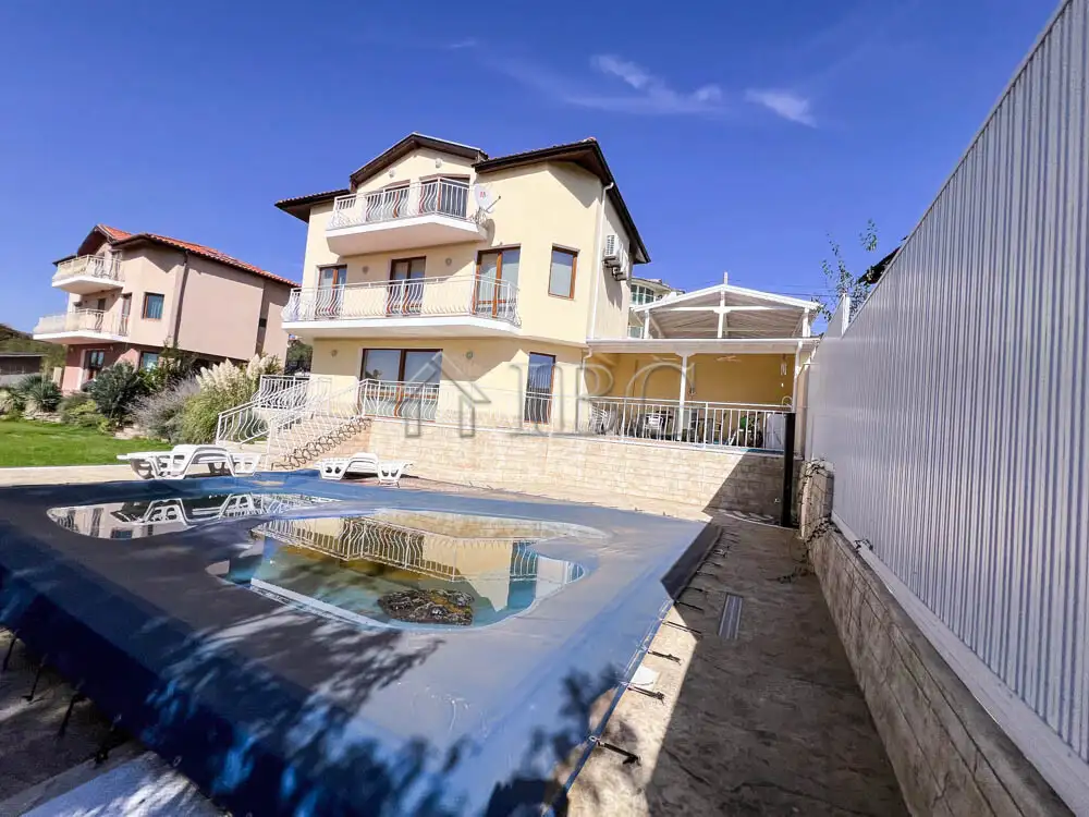 Дом 251м² в Болгарии, Солнечный берег. Стоимостью 315000€ аренда фото-1