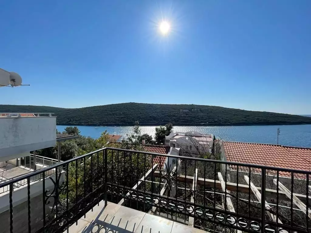 Дом 215м² в Черногории, Бигово. Стоимостью 370000€ аренда фото-1