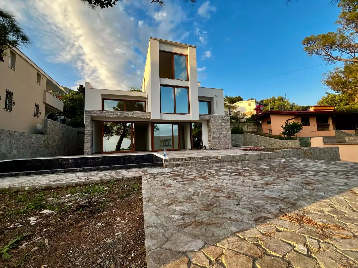 Дом 292м² в Черногории, Бар. Стоимостью 650000€ аренда фото-13
