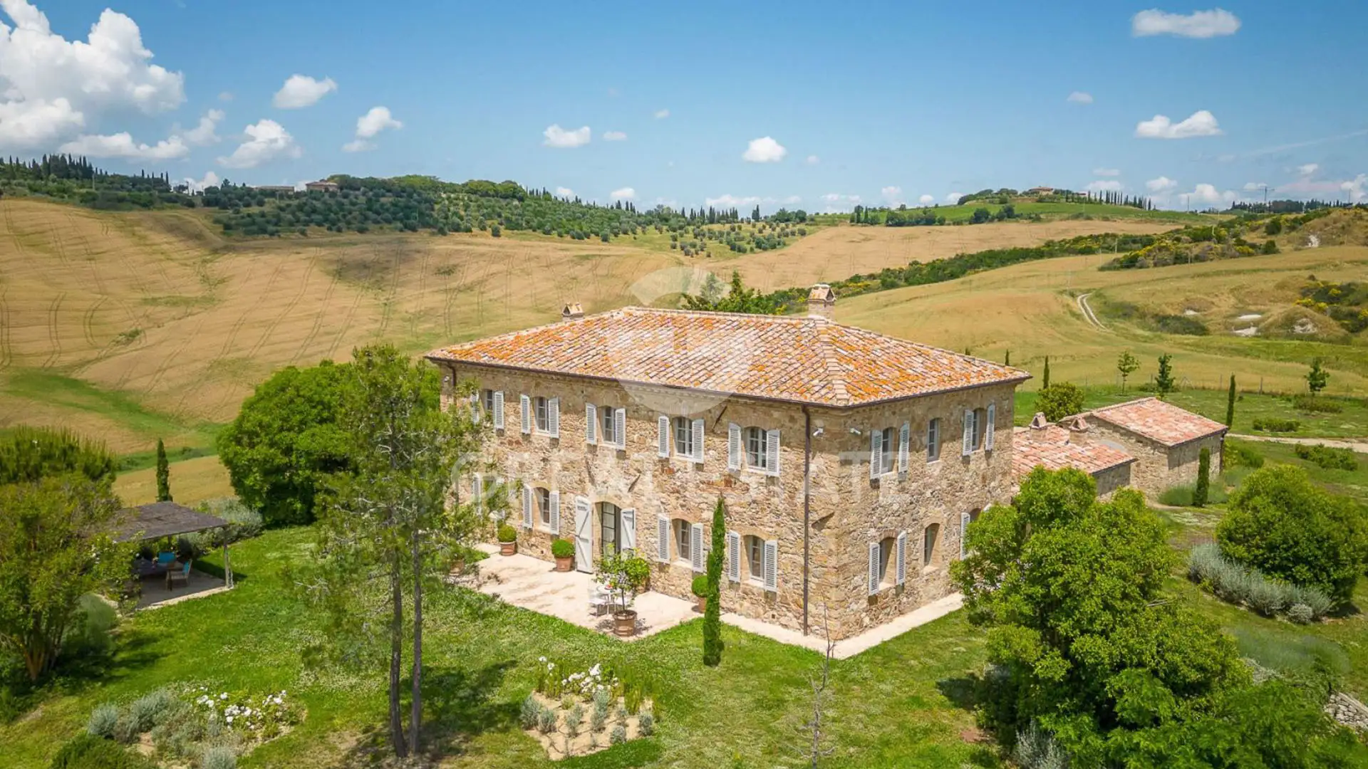Дом 483м² в Италии, Сиена. Стоимостью 3700000€ аренда фото-2