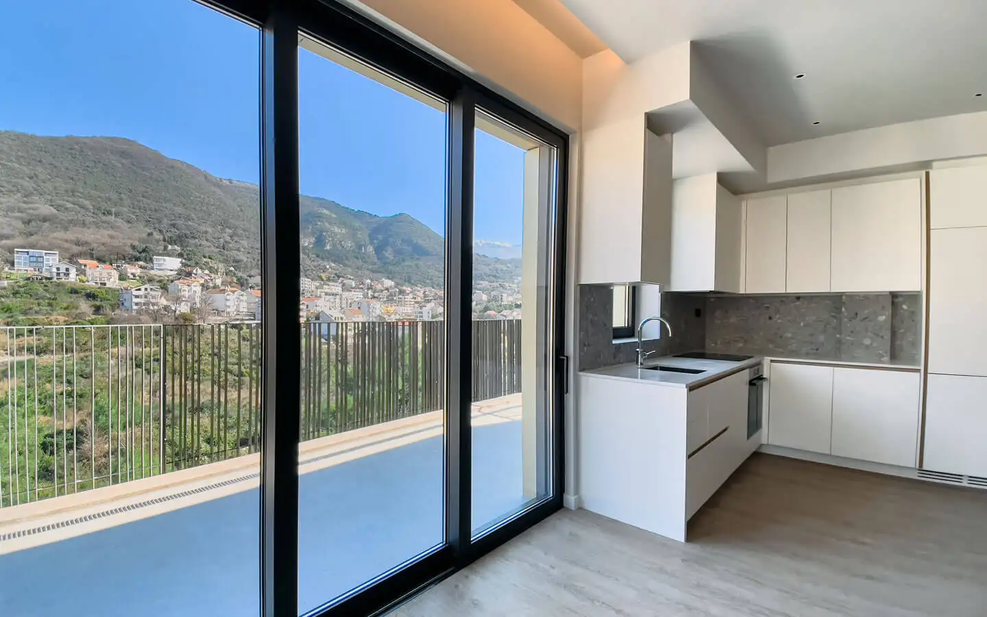 Квартира 102м² в Черногории, Тиват. Стоимостью 790000€ аренда фото-8