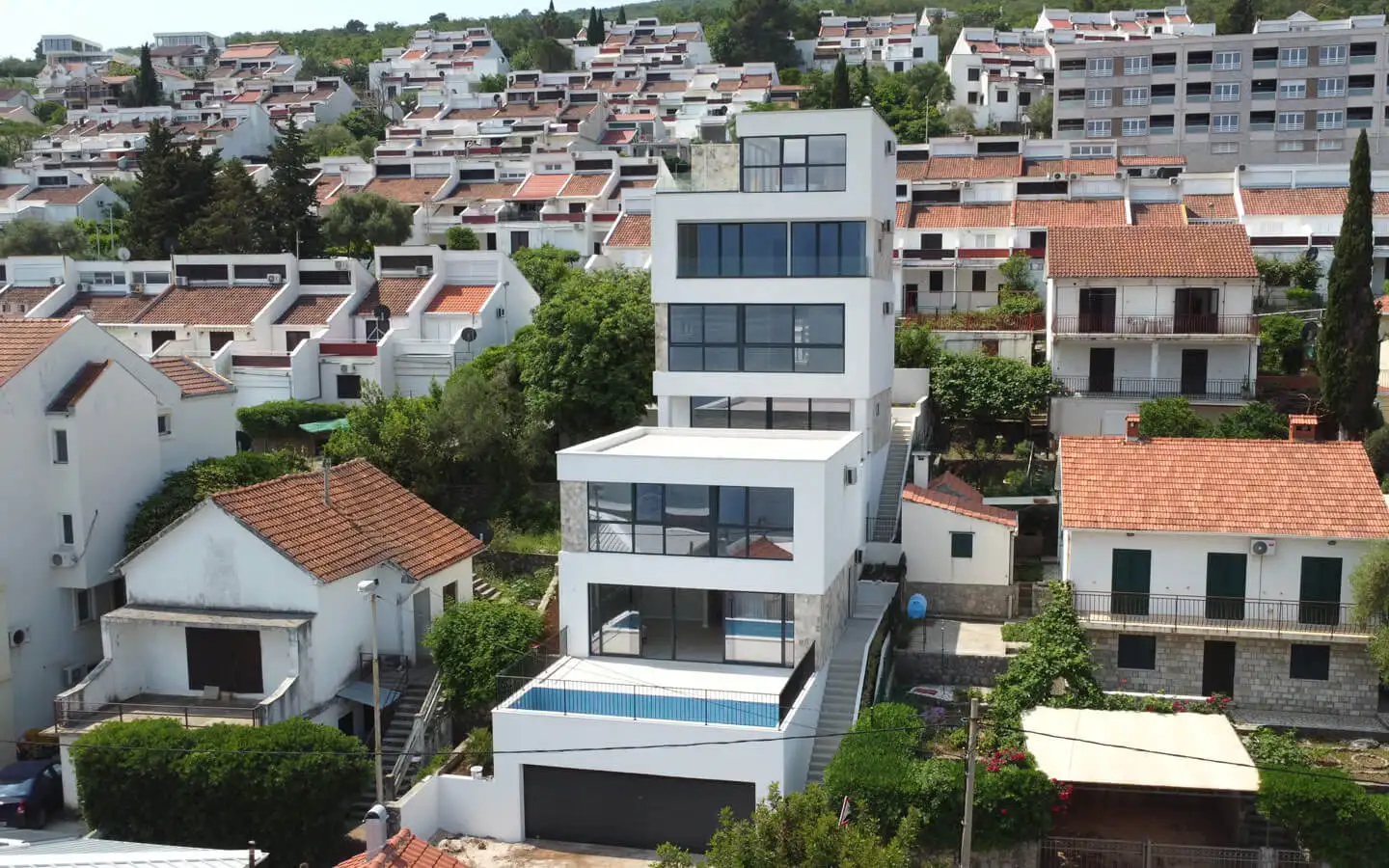 Вилла 200м² в Черногории, Тиват. Стоимостью 530000€ аренда фото-2