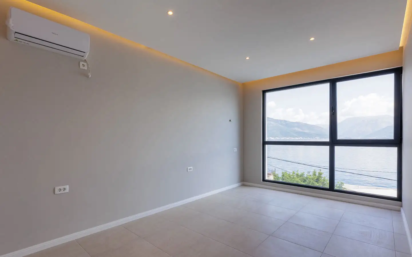 Вилла 200м² в Черногории, Тиват. Стоимостью 530000€ аренда фото-19