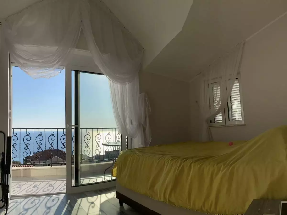 Квартира 92м² в Черногории, Святый-Стефан. Стоимостью 400000€ аренда фото-2