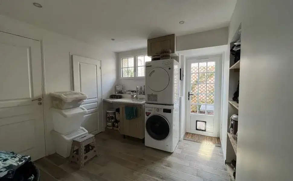 Замок 425м² в Франции, Сен-Север. Стоимостью 1095000€ аренда фото-2