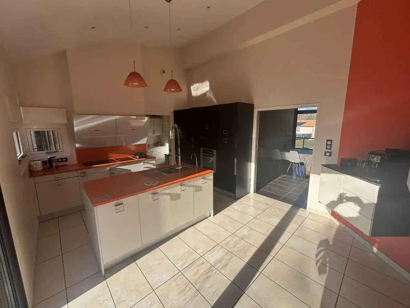 Замок 255м² в Франции, Вуней-су-Биар. Стоимостью 464000€ аренда фото-9