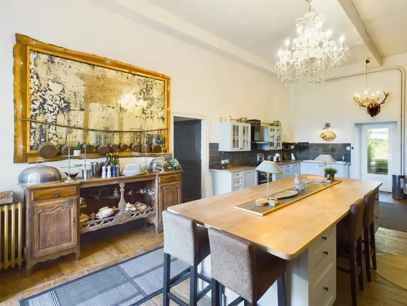 Замок 328м² в Франции, Нонтрон. Стоимостью 599000€ аренда фото-12